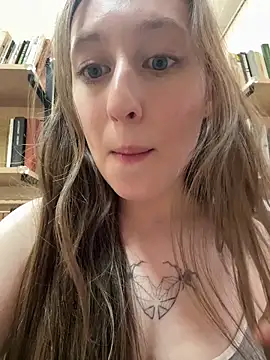 FroggyAnna online show from 05-08-26, 04:23