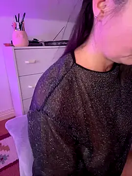 Snapshot of TheNaturalistX chatting on 09-22-25, 12:40 TheNaturalistX online show from 09-22-25, 12:40