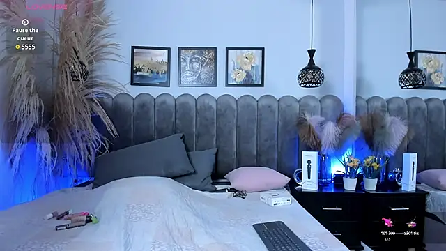 Valery Rosse   online show from 10-14-25, 12:50