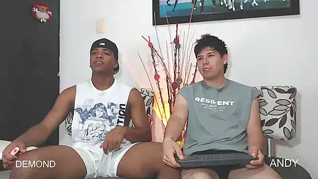 Snapshot of DEMOND_333 chatting on 12-15-25, 03:22 DEMOND 333 online show from 12-15-25, 03:22