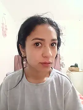 Snapshot of Liahdiaz_ chatting on 06-20-26, 01:36 Liahdiaz online show from 06-20-26, 01:36