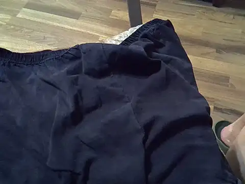 Snapshot of cem07060 chatting on 09-26-25, 06:01 cem07060 online show from 09-26-25, 06:01