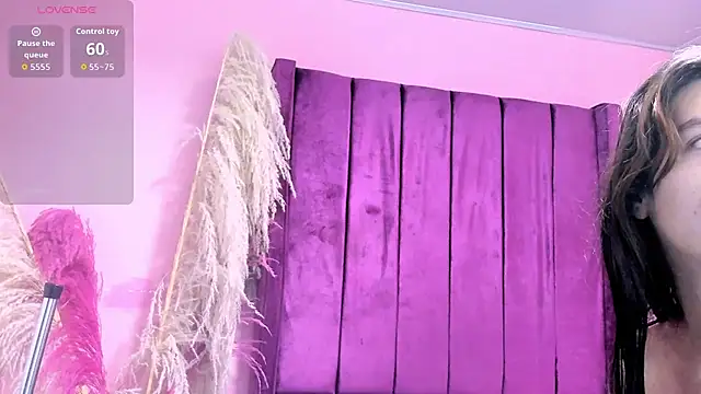 Snapshot of Rihanna_hotx chatting on 09-12-25, 05:07 Rihanna hotx online show from 09-12-25, 05:07