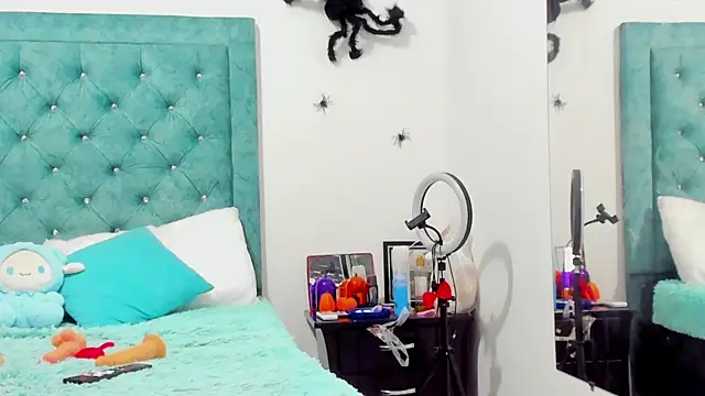 Snapshot of Rihanna_hotx chatting on 10-15-25, 03:06 Rihanna hotx online show from 10-15-25, 03:06