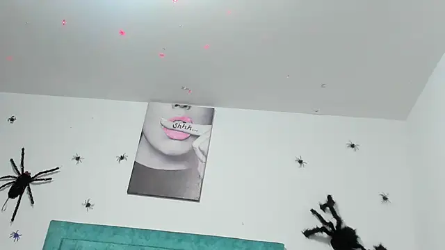 Rihanna hotx online show from 10-20-25, 03:29