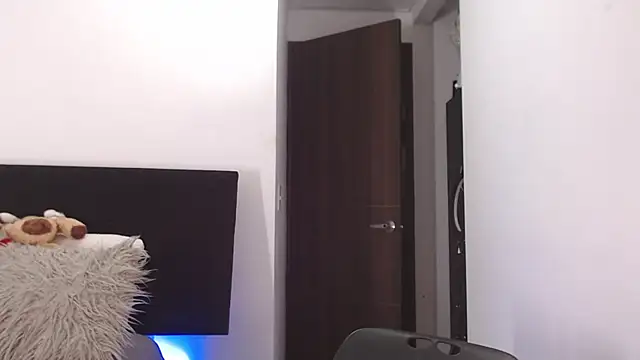 Snapshot of andrea_de_lucaa chatting on 06-07-26, 03:10 andrea de lucaa online show from 06-07-26, 03:10