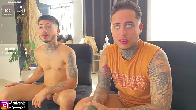 Snapshot of tattoguys_cums chatting on 10-22-25, 09:03 tattoguys cums online show from 10-22-25, 09:03