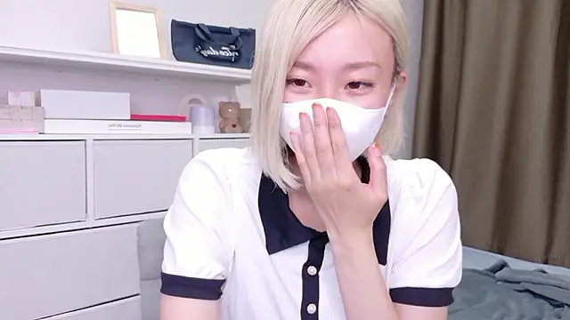 Nana  ch online show from 06-18-26, 04:22