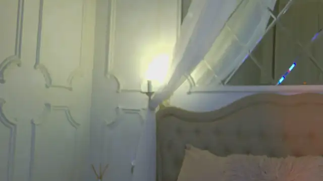 Snapshot of CaitlinSugar chatting on 11-18-25, 04:39 CaitlinSugar online show from 11-18-25, 04:39