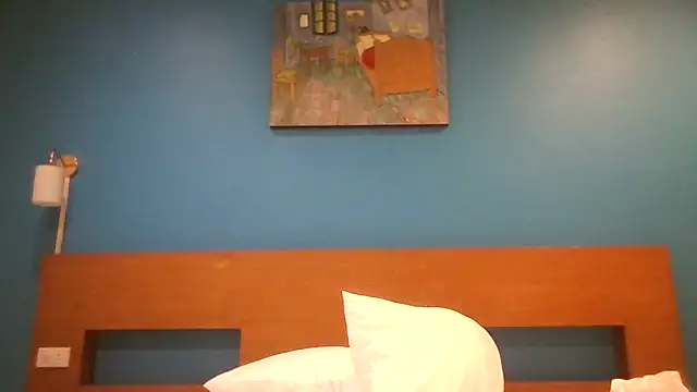   Leyla   online show from 12-16-25, 05:18