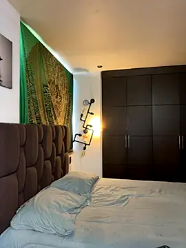 Snapshot of Tomy_maylon chatting on 10-29-25, 04:53 Tomy maylon online show from 10-29-25, 04:53