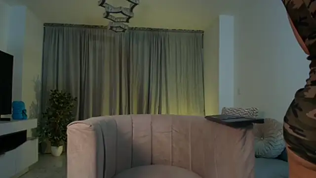 Snapshot of Evellyn_clair1 chatting on 07-14-26, 02:05 Evellyn clair1 online show from 07-14-26, 02:05