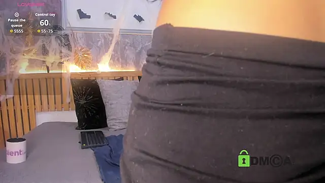 Snapshot of princequinn_ chatting on 10-22-25, 08:19 princequinn online show from 10-22-25, 08:19