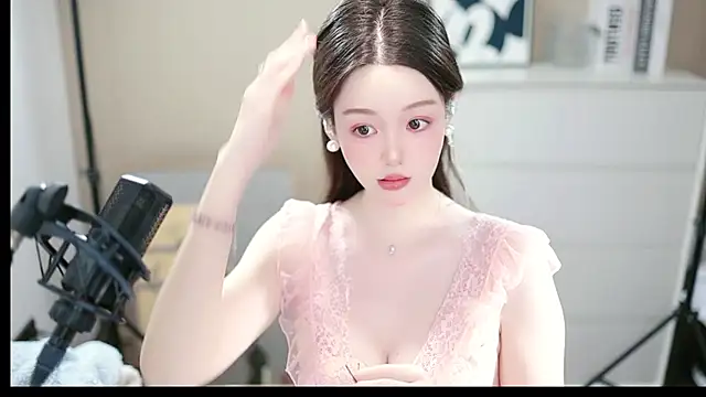 abbyli12 online show from 11-07-25, 04:07