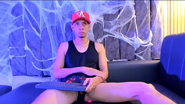 Snapshot of DustinandJordan chatting on 10-15-25, 04:56 DustinandJordan online show from 10-15-25, 04:56