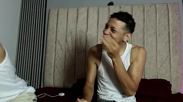 Snapshot of DustinandJordan chatting on 11-19-25, 10:26 DustinandJordan online show from 11-19-25, 10:26