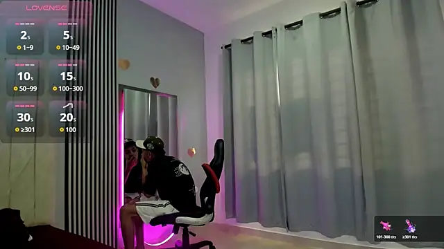 Snapshot of DustinandJordan chatting on 11-27-25, 01:02 DustinandJordan online show from 11-27-25, 01:02