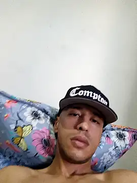 Santi2323xxX online show from 05-04-26, 11:01