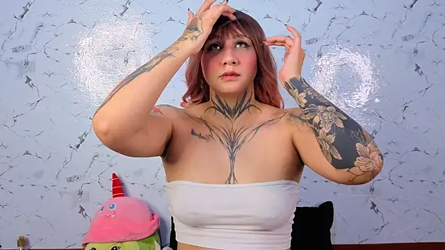 Snapshot of andrea_miller1 chatting on 09-29-25, 03:55 andrea miller1 online show from 09-29-25, 03:55