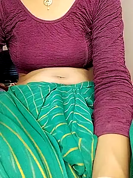 Snapshot of Hut_rotu_cute chatting on 05-21-26, 04:36 Hut rotu cute online show from 05-21-26, 04:36