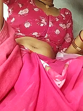 Snapshot of Hut_rotu_cute chatting on 05-23-26, 04:00 Hut rotu cute online show from 05-23-26, 04:00