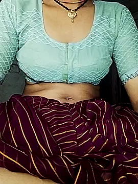 Snapshot of Hut_rotu_cute chatting on 05-26-26, 05:42 Hut rotu cute online show from 05-26-26, 05:42