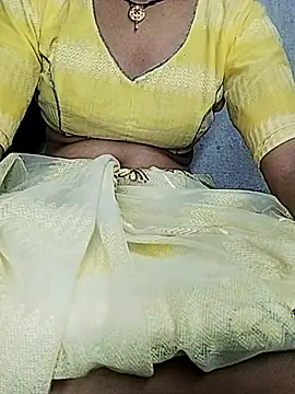 Snapshot of Hut_rotu_cute chatting on 05-30-26, 06:16 Hut rotu cute online show from 05-30-26, 06:16