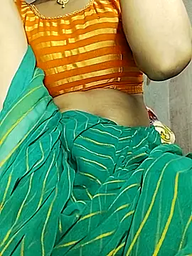 Snapshot of Hut_rotu_cute chatting on 05-31-26, 04:14 Hut rotu cute online show from 05-31-26, 04:14