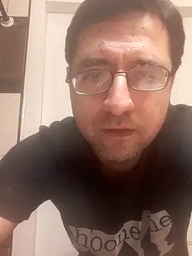 Snapshot of Gearsuit chatting on 09-19-25, 06:48 Gearsuit online show from 09-19-25, 06:48