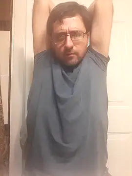 Snapshot of Gearsuit chatting on 10-08-25, 05:27 Gearsuit online show from 10-08-25, 05:27