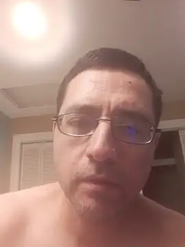 Snapshot of Gearsuit chatting on 12-14-25, 10:25 Gearsuit online show from 12-14-25, 10:25