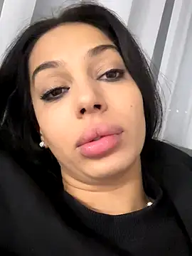 Bella Vixen  online show from 11-05-25, 12:10