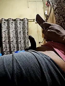 Snapshot of yournaughtysam chatting on 09-13-25, 05:35 yournaughtysam online show from 09-13-25, 05:35