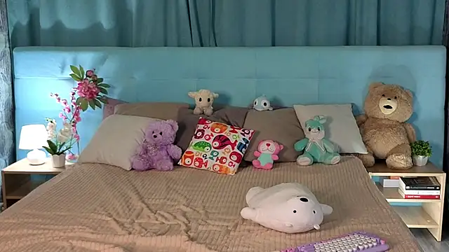 Aurora Bennet online show from 12-03-25, 01:02