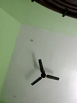 AnanyaKapoor89 online show from 11-26-25, 06:25