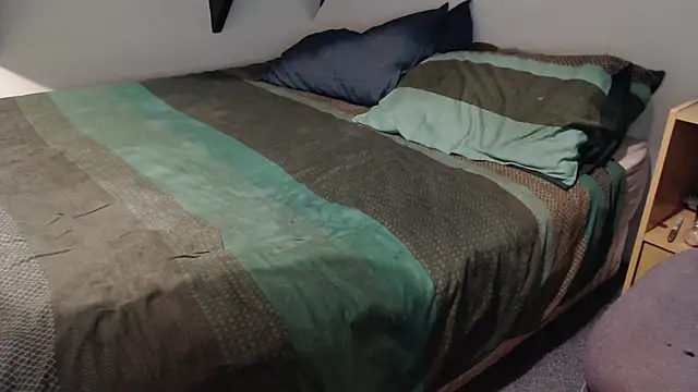 idiotpig66 online show from 03-03-25, 07:10