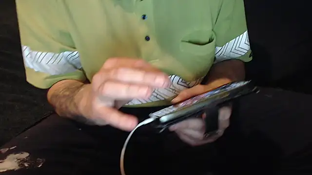 idiotpig66 online show from 09-15-25, 09:20