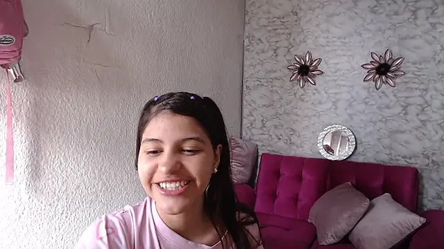 Snapshot of Evagirl69 chatting on 06-02-26, 12:18 Evagirl69 online show from 06-02-26, 12:18