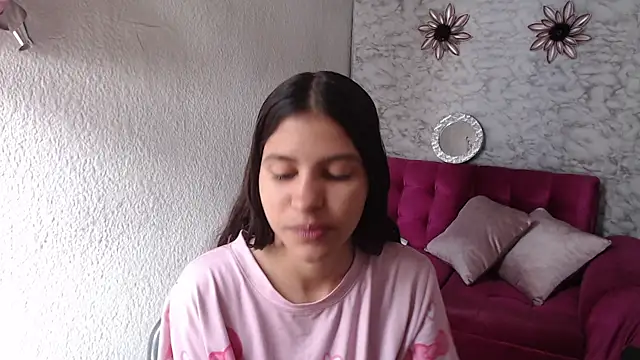Snapshot of Evagirl69 chatting on 06-04-26, 12:22 Evagirl69 online show from 06-04-26, 12:22