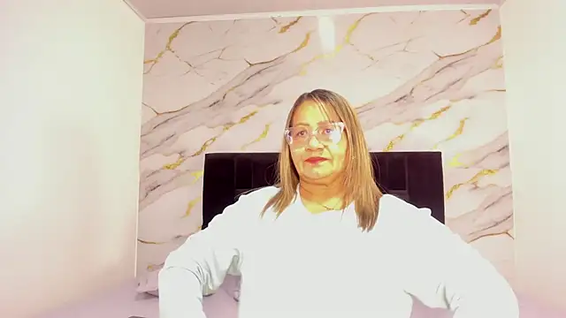 Snapshot of Vickysweeeettt chatting on 09-27-25, 07:41 Vickysweeeettt online show from 09-27-25, 07:41