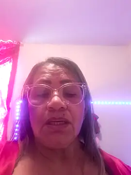 Snapshot of Vickysweeeettt chatting on 12-20-25, 04:58 Vickysweeeettt online show from 12-20-25, 04:58