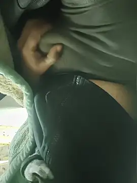 vardh033 online show from 12-21-25, 02:08