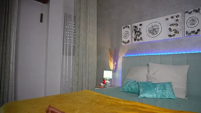 Snapshot of LibertyLust chatting on 09-27-25, 06:40 LibertyLust online show from 09-27-25, 06:40