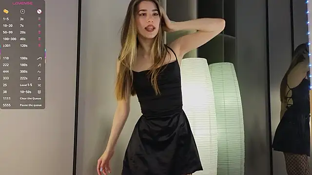 Snapshot of Quinavelle chatting on 03-04-26, 06:30 Quinavelle online show from 03-04-26, 06:30