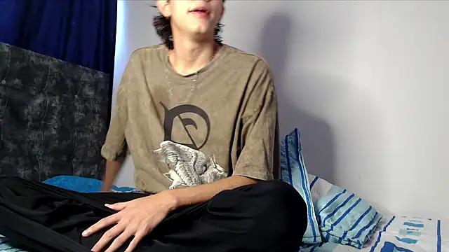 Snapshot of alexmark_ chatting on 06-10-26, 04:28 alexmark online show from 06-10-26, 04:28
