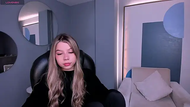 TiffannySins online show from 05-12-26, 03:25
