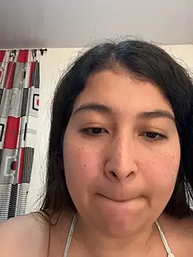 Snapshot of evelyn_1702 chatting on 11-25-25, 10:43 evelyn 1702 online show from 11-25-25, 10:43