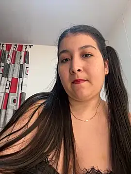 Snapshot of evelyn_1702 chatting on 11-28-25, 10:56 evelyn 1702 online show from 11-28-25, 10:56