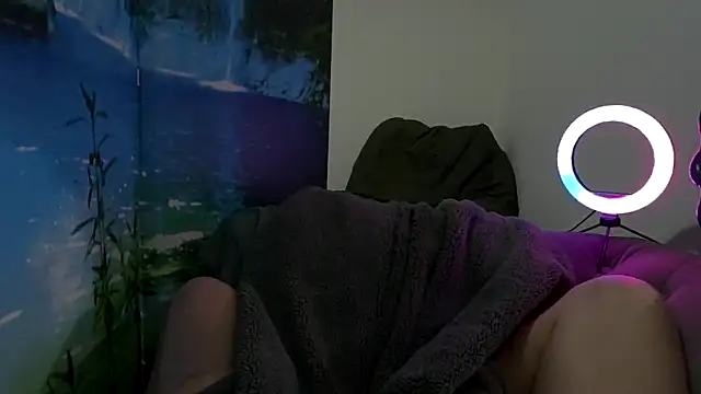 Snapshot of welcome-to-the-jungle chatting on 06-11-26, 07:56 welcome-to-the-jungle online show from 06-11-26, 07:56