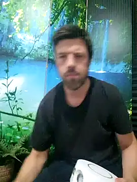 Snapshot of welcome-to-the-jungle chatting on 07-07-26, 08:13 welcome-to-the-jungle online show from 07-07-26, 08:13